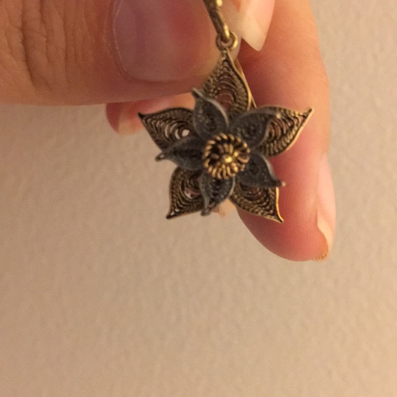 Silver and gold intricate  flower earrings - Picture 3 of 3